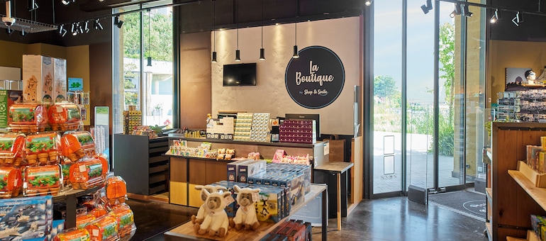 La Boutique by Shop & Smile