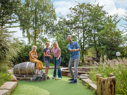 Adventure golf De Huttenheugte