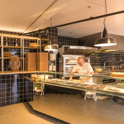 Pizzeria